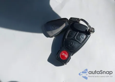 2003 Mercedes-Benz Clk 320 z USA, uszkodzony, nr VIN WDBLK65G63T130012